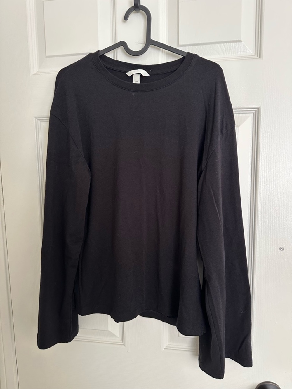 H&M Women’s Black Bell Sleeve Long-Sleeve Top M